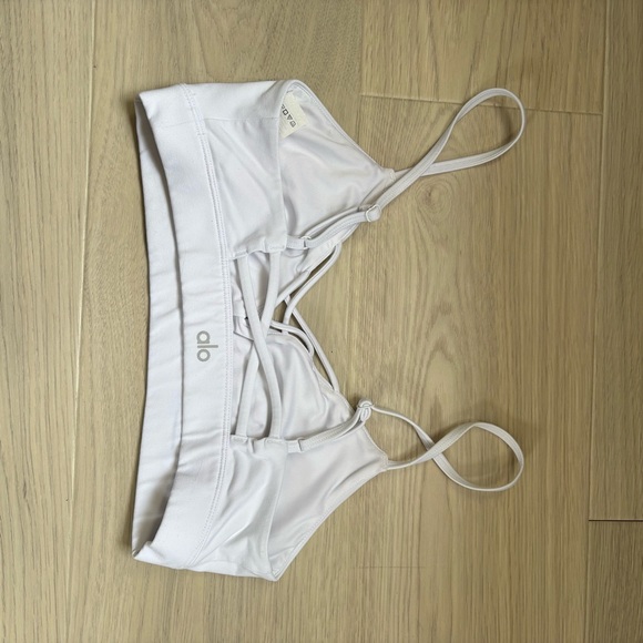 ALO Yoga White Sports Bra with V Neck Lace Up Detail - Picture 4 of 6